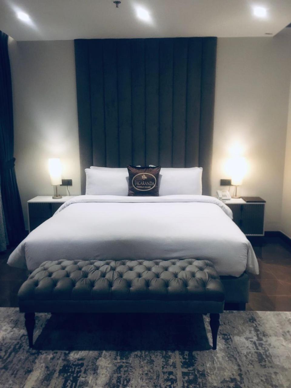 Jacaranda Heights Hotel Islamabad Buitenkant foto