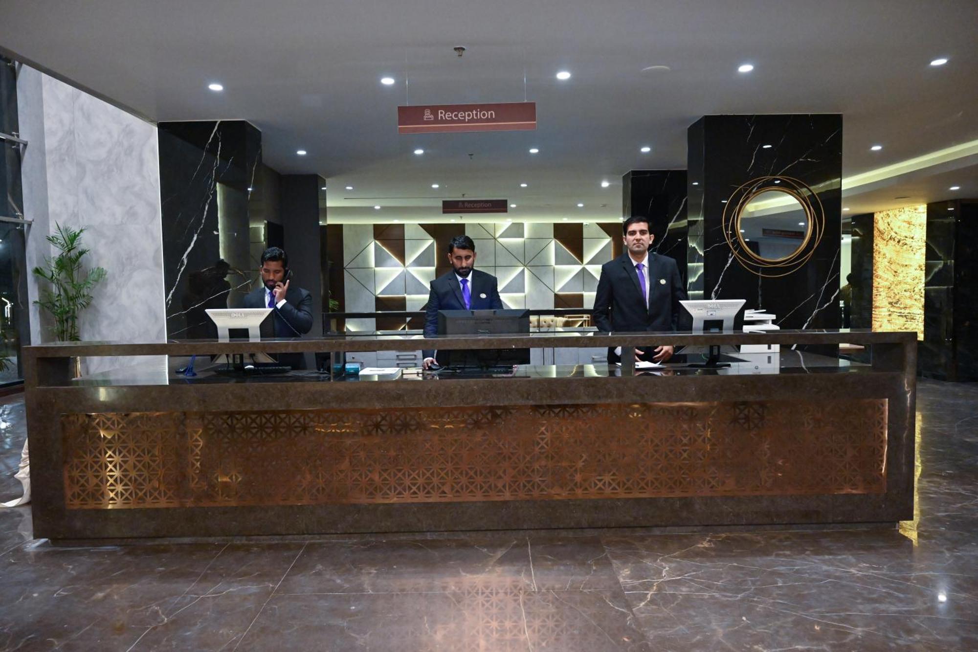 Jacaranda Heights Hotel Islamabad Buitenkant foto